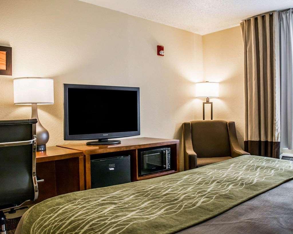 Comfort Inn Fort Myers Northeast Habitación foto
